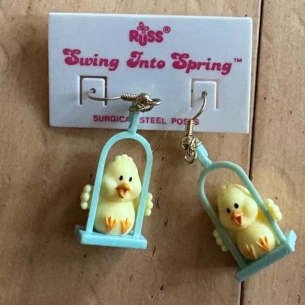 Russ Swing Into Spring Chick Earrings